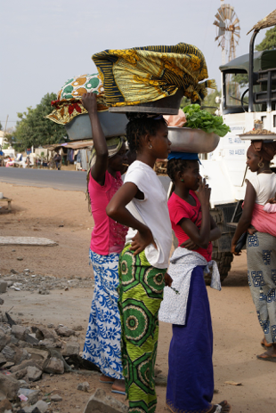 Market in Gambia (Hella Nijssen, Pixabay)